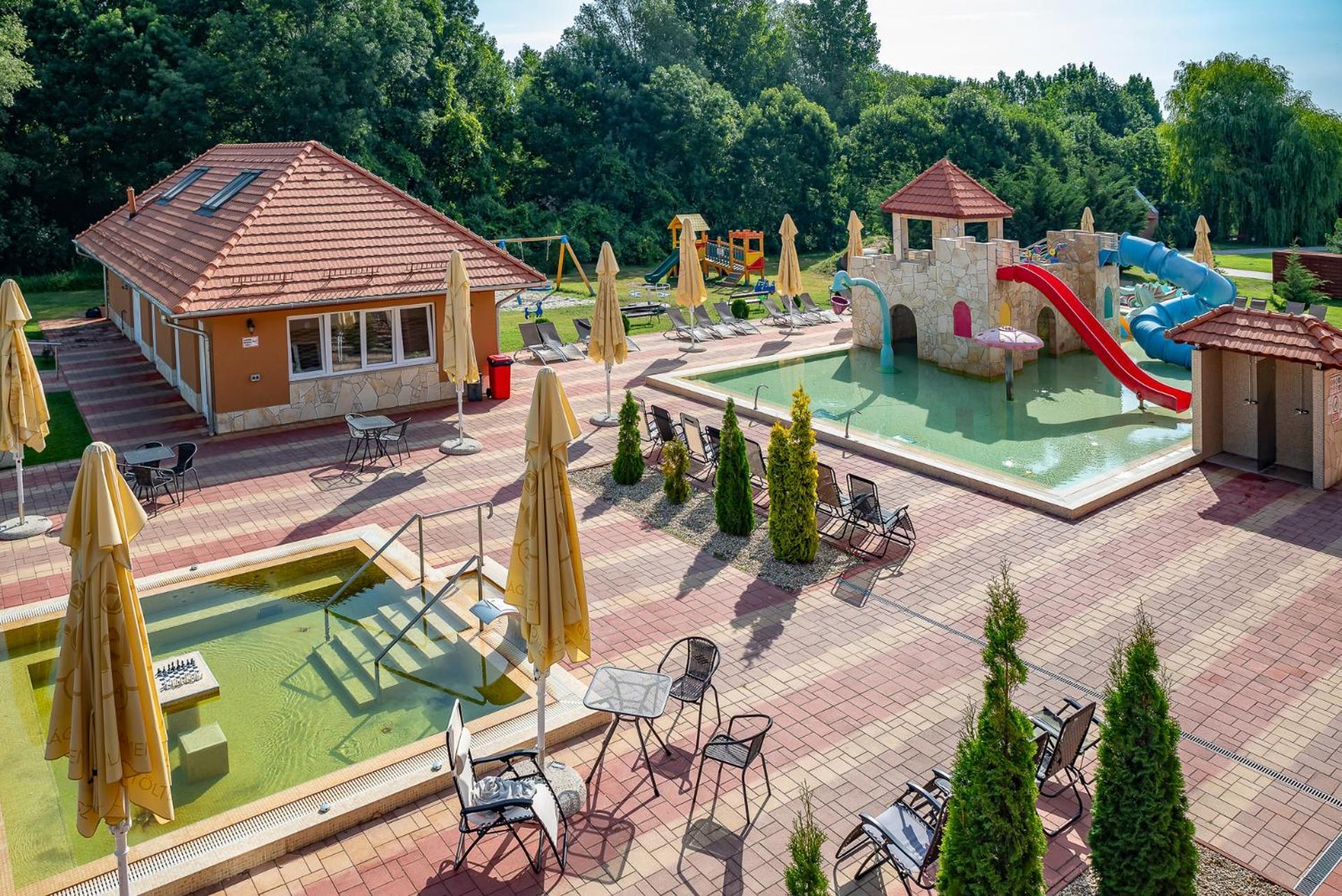 Termal Hotel Vesta Tapioszecso Bagian luar foto