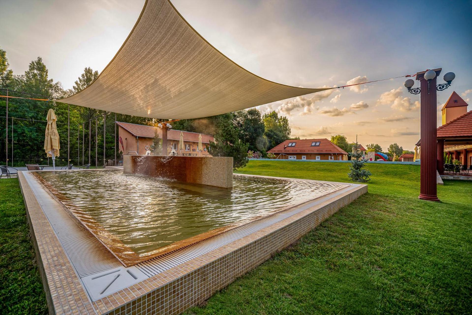 Termal Hotel Vesta Tapioszecso Bagian luar foto